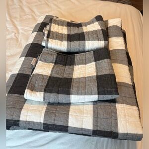 100% Cotton Levtex Quilt